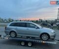 Серый Тойота Авенсис, объемом двигателя 2 л и пробегом 313 тыс. км за 6700 $, фото 4 на Automoto.ua