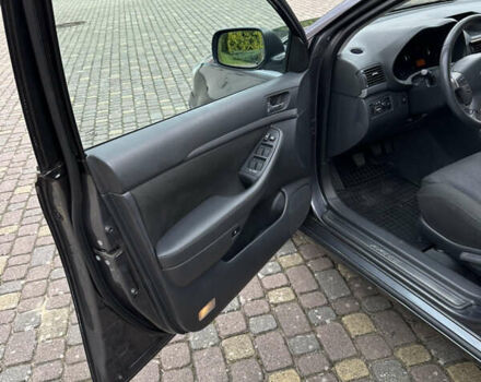 Серый Тойота Авенсис, объемом двигателя 2.2 л и пробегом 228 тыс. км за 7000 $, фото 33 на Automoto.ua