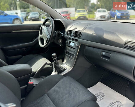 Сірий Тойота Авенсіс, об'ємом двигуна 2.23 л та пробігом 195 тис. км за 7999 $, фото 35 на Automoto.ua