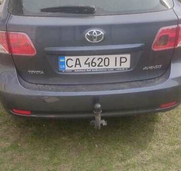 Серый Тойота Авенсис, объемом двигателя 2 л и пробегом 247 тыс. км за 7300 $, фото 7 на Automoto.ua