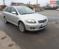 Серый Тойота Авенсис, объемом двигателя 2.2 л и пробегом 220 тыс. км за 8000 $, фото 1 на Automoto.ua