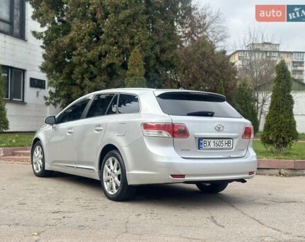 Серый Тойота Авенсис, объемом двигателя 2 л и пробегом 243 тыс. км за 7999 $, фото 4 на Automoto.ua