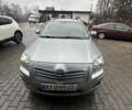 Серый Тойота Авенсис, объемом двигателя 2 л и пробегом 302 тыс. км за 5200 $, фото 1 на Automoto.ua