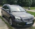 Сірий Тойота Авенсіс, об'ємом двигуна 2 л та пробігом 300 тис. км за 7900 $, фото 1 на Automoto.ua
