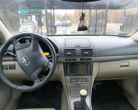 Серый Тойота Авенсис, объемом двигателя 2 л и пробегом 300 тыс. км за 2599 $, фото 15 на Automoto.ua
