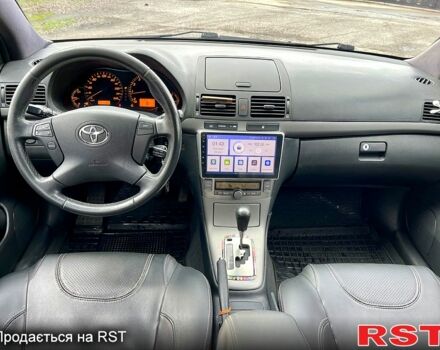 Серый Тойота Авенсис, объемом двигателя 2.4 л и пробегом 207 тыс. км за 6200 $, фото 4 на Automoto.ua