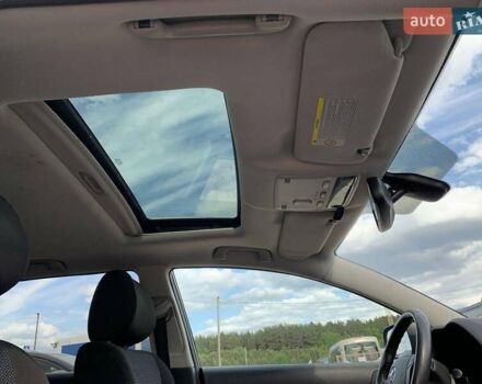 Серый Тойота Авенсис, объемом двигателя 2 л и пробегом 313 тыс. км за 6700 $, фото 2 на Automoto.ua