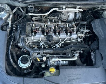 Серый Тойота Авенсис, объемом двигателя 2.2 л и пробегом 312 тыс. км за 6800 $, фото 3 на Automoto.ua