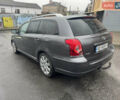 Серый Тойота Авенсис, объемом двигателя 2 л и пробегом 206 тыс. км за 7500 $, фото 2 на Automoto.ua