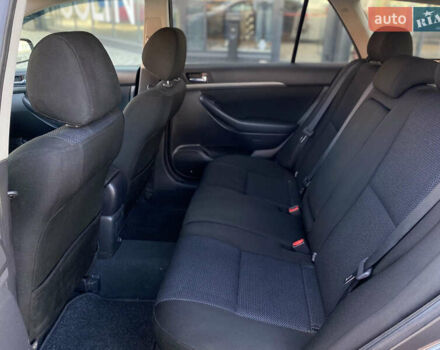 Серый Тойота Авенсис, объемом двигателя 2.2 л и пробегом 256 тыс. км за 5950 $, фото 23 на Automoto.ua