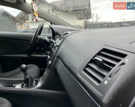 Сірий Тойота Авенсіс, об'ємом двигуна 2 л та пробігом 281 тис. км за 8300 $, фото 23 на Automoto.ua