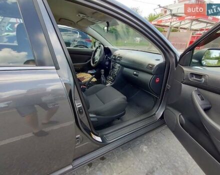 Сірий Тойота Авенсіс, об'ємом двигуна 2 л та пробігом 251 тис. км за 6350 $, фото 23 на Automoto.ua