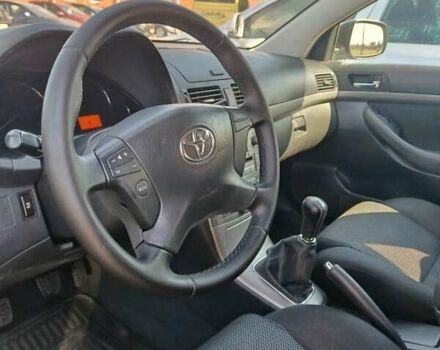 Сірий Тойота Авенсіс, об'ємом двигуна 1.8 л та пробігом 204 тис. км за 7900 $, фото 16 на Automoto.ua