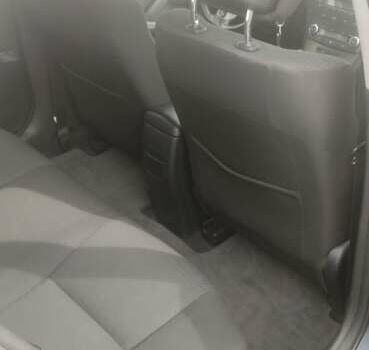 Серый Тойота Авенсис, объемом двигателя 2 л и пробегом 247 тыс. км за 7300 $, фото 14 на Automoto.ua