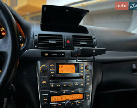 Серый Тойота Авенсис, объемом двигателя 1.8 л и пробегом 203 тыс. км за 7300 $, фото 32 на Automoto.ua