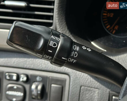 Сірий Тойота Авенсіс, об'ємом двигуна 2.23 л та пробігом 195 тис. км за 7999 $, фото 42 на Automoto.ua