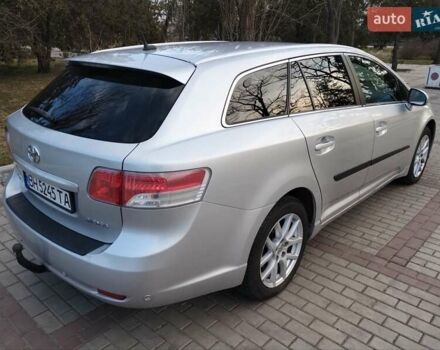 Серый Тойота Авенсис, объемом двигателя 2 л и пробегом 312 тыс. км за 7600 $, фото 2 на Automoto.ua