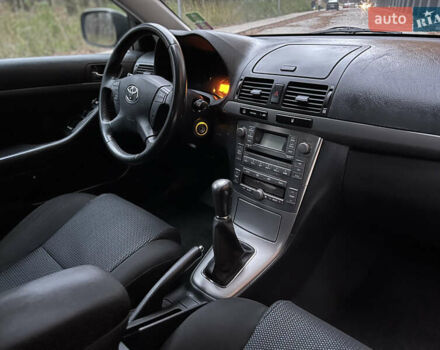 Серый Тойота Авенсис, объемом двигателя 1.8 л и пробегом 203 тыс. км за 7300 $, фото 25 на Automoto.ua