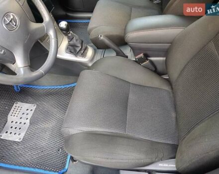 Серый Тойота Авенсис, объемом двигателя 2.01 л и пробегом 310 тыс. км за 7800 $, фото 2 на Automoto.ua