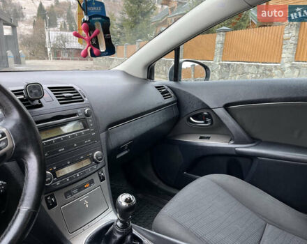Сірий Тойота Авенсіс, об'ємом двигуна 2 л та пробігом 281 тис. км за 8300 $, фото 30 на Automoto.ua