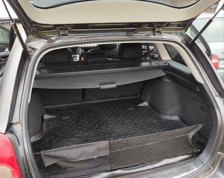 Серый Тойота Авенсис, объемом двигателя 2.2 л и пробегом 275 тыс. км за 4500 $, фото 4 на Automoto.ua