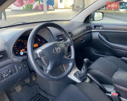 Серый Тойота Авенсис, объемом двигателя 2.2 л и пробегом 256 тыс. км за 6650 $, фото 16 на Automoto.ua