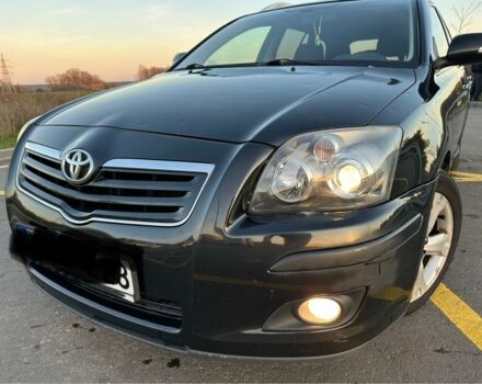 Серый Тойота Авенсис, объемом двигателя 2 л и пробегом 284 тыс. км за 3200 $, фото 1 на Automoto.ua