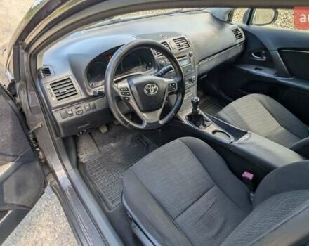 Сірий Тойота Авенсіс, об'ємом двигуна 2 л та пробігом 240 тис. км за 6800 $, фото 9 на Automoto.ua