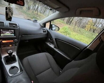Серый Тойота Авенсис, объемом двигателя 2 л и пробегом 277 тыс. км за 8500 $, фото 7 на Automoto.ua