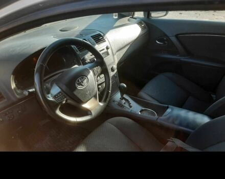 Серый Тойота Авенсис, объемом двигателя 2 л и пробегом 246 тыс. км за 8229 $, фото 3 на Automoto.ua