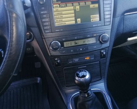 Серый Тойота Авенсис, объемом двигателя 2.2 л и пробегом 249 тыс. км за 8200 $, фото 5 на Automoto.ua