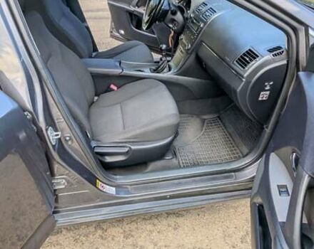 Сірий Тойота Авенсіс, об'ємом двигуна 2 л та пробігом 240 тис. км за 6800 $, фото 15 на Automoto.ua