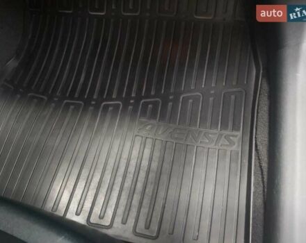 Серый Тойота Авенсис, объемом двигателя 2.2 л и пробегом 300 тыс. км за 8800 $, фото 19 на Automoto.ua