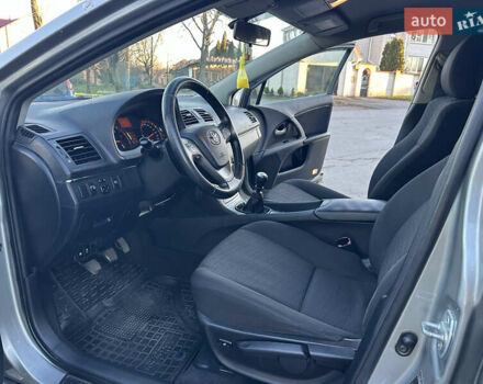 Сірий Тойота Авенсіс, об'ємом двигуна 2.2 л та пробігом 232 тис. км за 7999 $, фото 32 на Automoto.ua