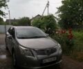 Серый Тойота Авенсис, объемом двигателя 2.2 л и пробегом 300 тыс. км за 8800 $, фото 1 на Automoto.ua