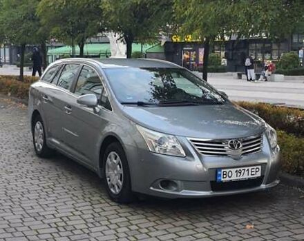 Серый Тойота Авенсис, объемом двигателя 1.6 л и пробегом 178 тыс. км за 8000 $, фото 1 на Automoto.ua