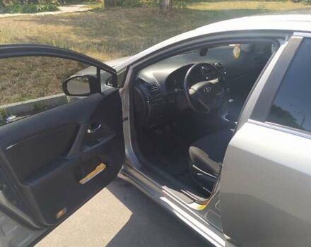 Серый Тойота Авенсис, объемом двигателя 2.2 л и пробегом 210 тыс. км за 8200 $, фото 3 на Automoto.ua