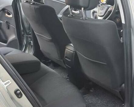 Серый Тойота Авенсис, объемом двигателя 1.6 л и пробегом 178 тыс. км за 8000 $, фото 5 на Automoto.ua