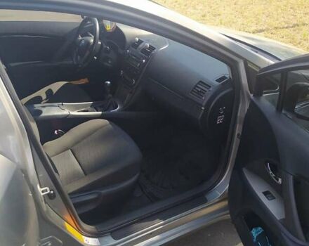 Серый Тойота Авенсис, объемом двигателя 2.2 л и пробегом 210 тыс. км за 8200 $, фото 6 на Automoto.ua