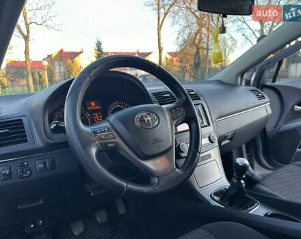 Сірий Тойота Авенсіс, об'ємом двигуна 2.2 л та пробігом 232 тис. км за 7999 $, фото 33 на Automoto.ua