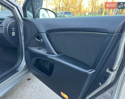Сірий Тойота Авенсіс, об'ємом двигуна 2.2 л та пробігом 232 тис. км за 7999 $, фото 42 на Automoto.ua