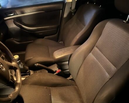 Серый Тойота Авенсис, объемом двигателя 2 л и пробегом 284 тыс. км за 3200 $, фото 7 на Automoto.ua