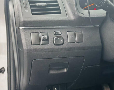 Серый Тойота Авенсис, объемом двигателя 2.2 л и пробегом 273 тыс. км за 8300 $, фото 13 на Automoto.ua