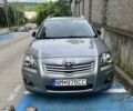 Сірий Тойота Авенсіс, об'ємом двигуна 2 л та пробігом 250 тис. км за 4300 $, фото 1 на Automoto.ua