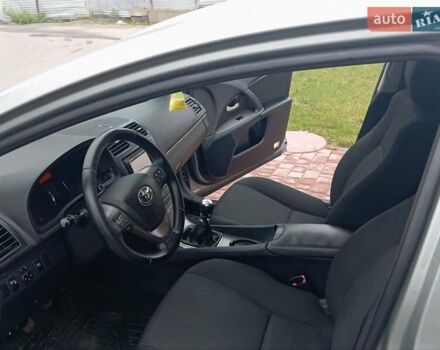 Серый Тойота Авенсис, объемом двигателя 2.2 л и пробегом 230 тыс. км за 7700 $, фото 3 на Automoto.ua