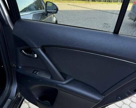 Серый Тойота Авенсис, объемом двигателя 2.23 л и пробегом 277 тыс. км за 8500 $, фото 7 на Automoto.ua