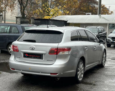 Серый Тойота Авенсис, объемом двигателя 2.23 л и пробегом 210 тыс. км за 9400 $, фото 7 на Automoto.ua