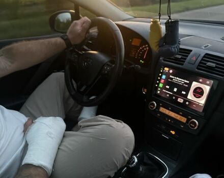 Серый Тойота Авенсис, объемом двигателя 2 л и пробегом 250 тыс. км за 10500 $, фото 4 на Automoto.ua