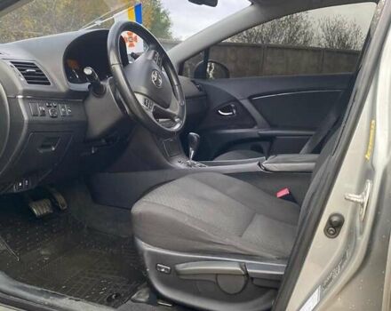 Серый Тойота Авенсис, объемом двигателя 2.2 л и пробегом 280 тыс. км за 8900 $, фото 5 на Automoto.ua