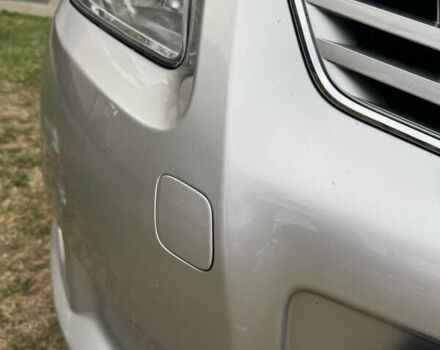 Серый Тойота Авенсис, объемом двигателя 2.23 л и пробегом 245 тыс. км за 8800 $, фото 4 на Automoto.ua